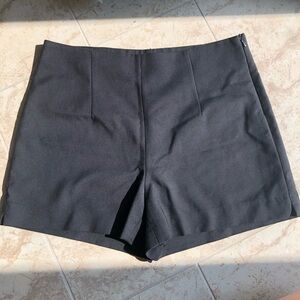 Black Zara Shorts, size Large